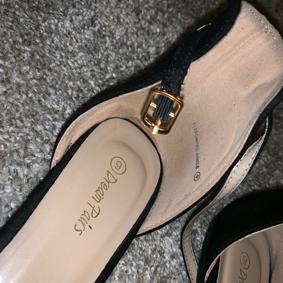 Black Pointed Plain Ballet Flats - Picture 3 of 3